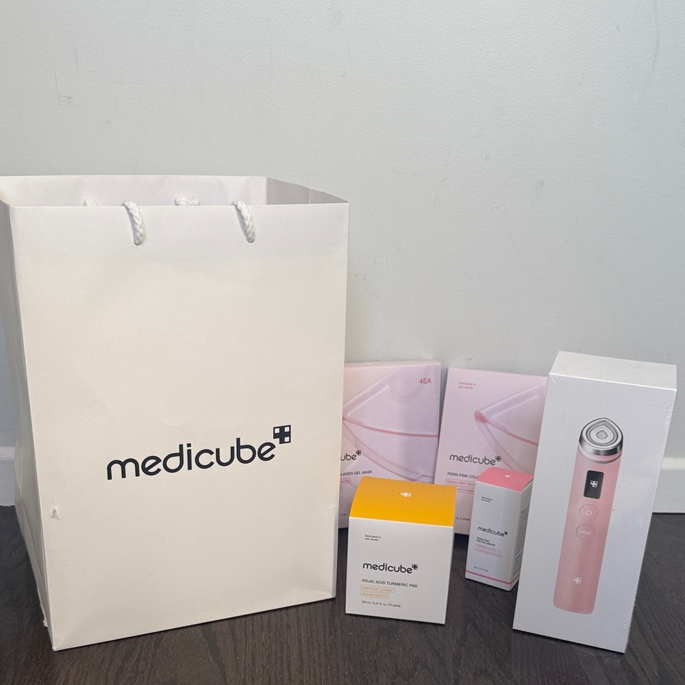 Medicube Skincare Set with Pink Age-R Booster Pro